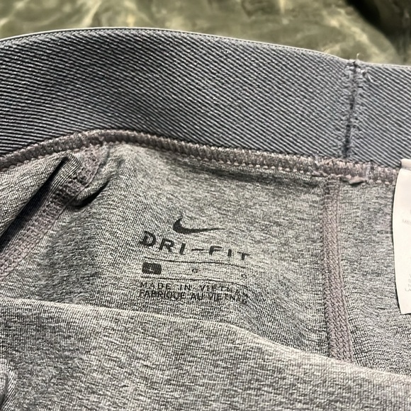 Grey Nike pro spandex girls size large - Picture 3 of 3